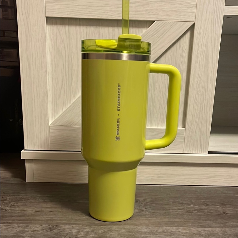 Stanley x Starbucks 2024 Summer Lime Green Shimmer 40oz